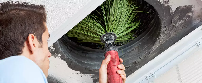 Clogged Air Duct Cleaning Process in Green Briar, ON